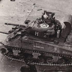 DD Tank Outfitted with a Snorkel Device on Its Intake and Exhaust